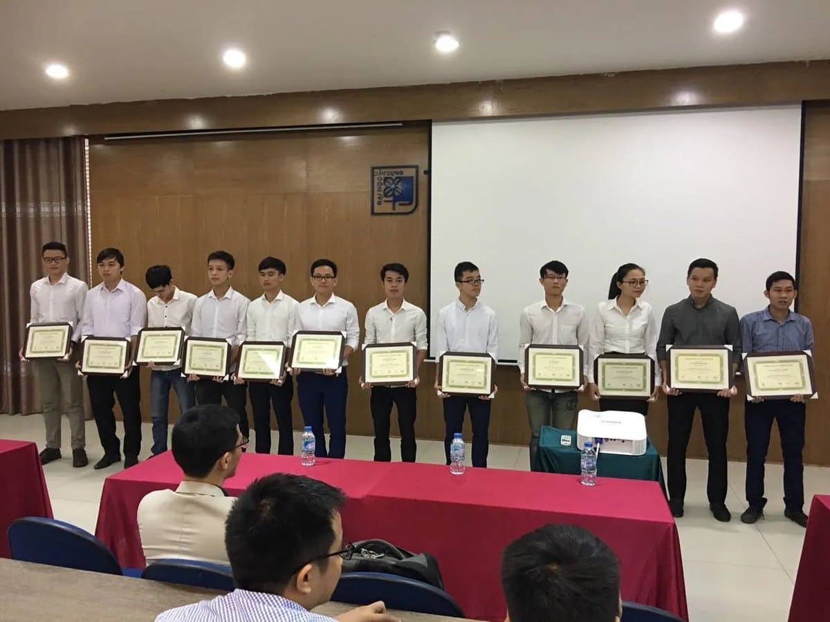 Lễ trao giấy chứng nhận hoàn thành khóa học tại Viện Tin học Xây dựng