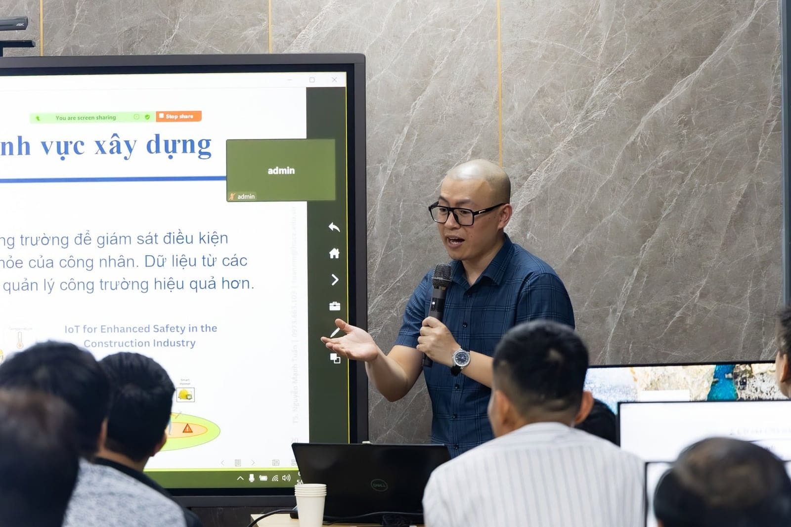 Giảng viên Viện Tin học Xây dựng trình bày ứng dụng công nghệ số trong lĩnh vực xây dựng cho học viên GIZA Việt Nam