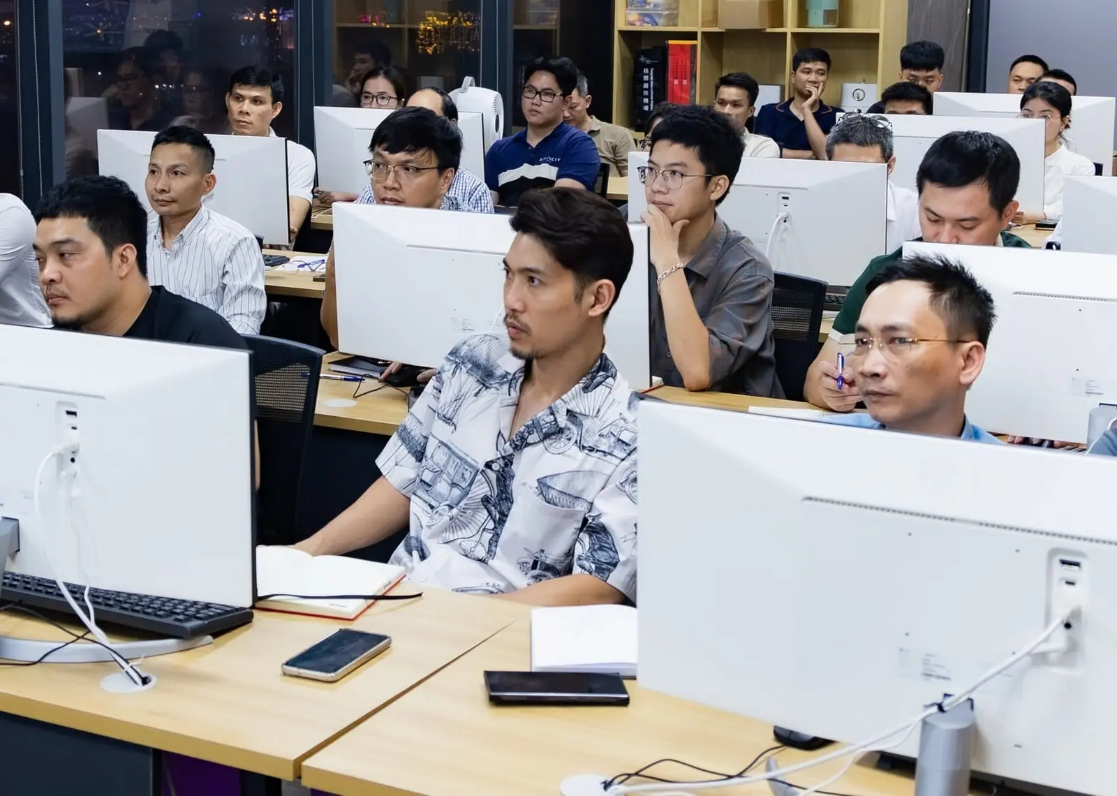 Kỹ sư kết cấu Công ty Cổ phần Thiết kế và Xây dựng GIZA Việt Nam trong một buổi học của Viện Tin học Xây dựng