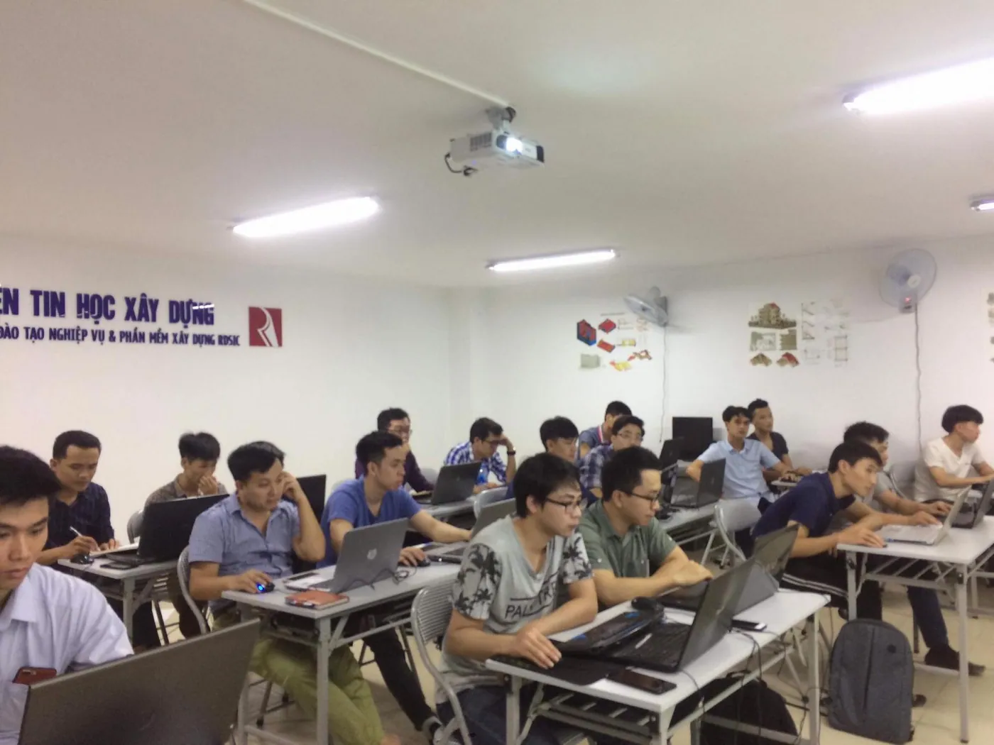 anh lop hoc boc tach khoi luong va lap du toan cong trinh