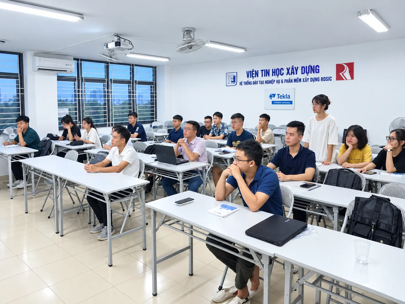 Lớp học tại Viện Tin học Xây dựng