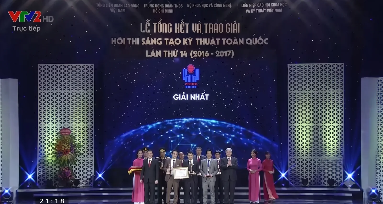 PGS.TS. Trần Anh Bình cùng nhóm nghiên cứu nhận Giải Nhất Hội thi sáng tạo kỹ thuật toàn quốc lần thứ 14